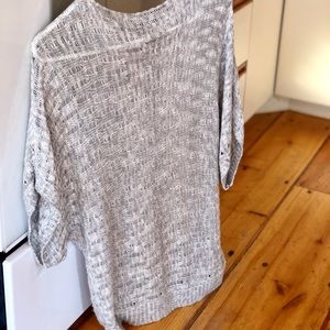 Chelsea & Violet Gray Short Sleeve Sweater